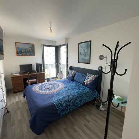 Grande Chambre 14 M2 Avec Salle De Bain Privative A Nanterre Prefecture Proche La Defense Arena Campus Sncf Et Paris Екстер'єр фото